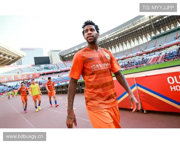 拉莫斯与弗格森在防守参与度下形成分化趋势