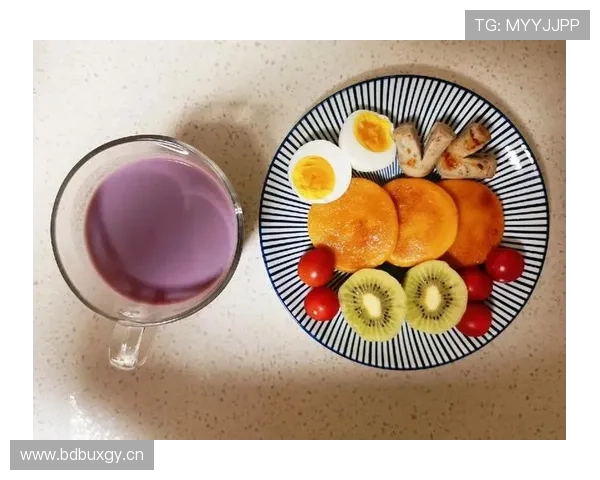 张本智和 比赛像个高中生，私下的生活照看着像连早餐都要点顶配的人