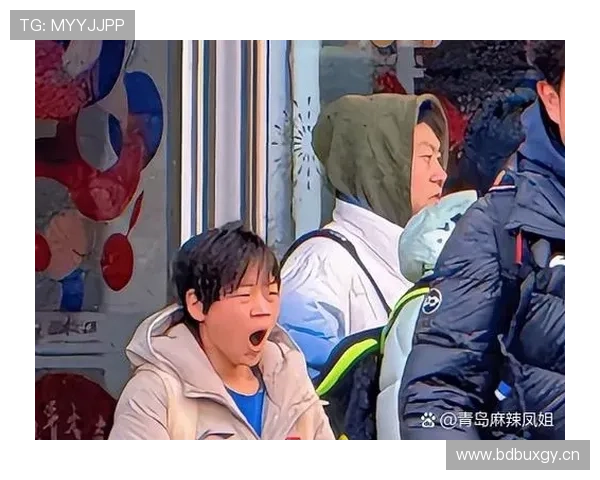 施洋一天三顿外卖，场边还背着大牌包？感觉他不像运动员更像谁啊…